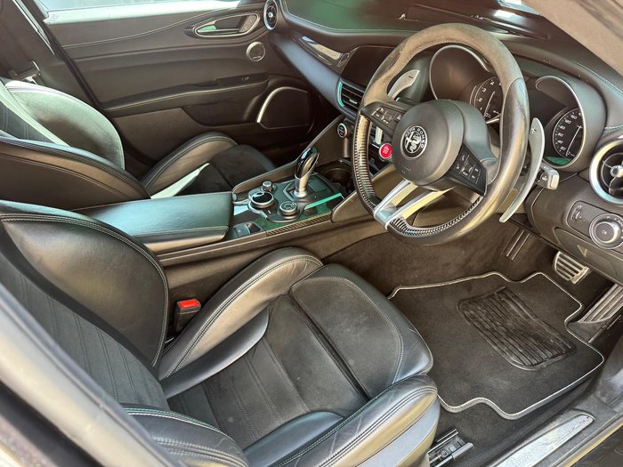 2018 Alfa Romeo Giulia Quadrifoglio Vulcano Black