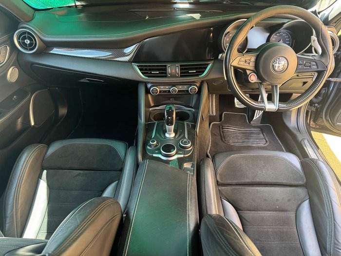 2018 Alfa Romeo Giulia Quadrifoglio Vulcano Black