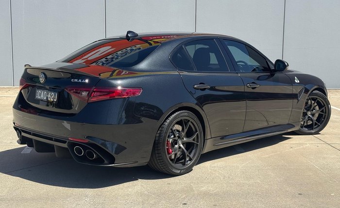 2018 Alfa Romeo Giulia Quadrifoglio Vulcano Black