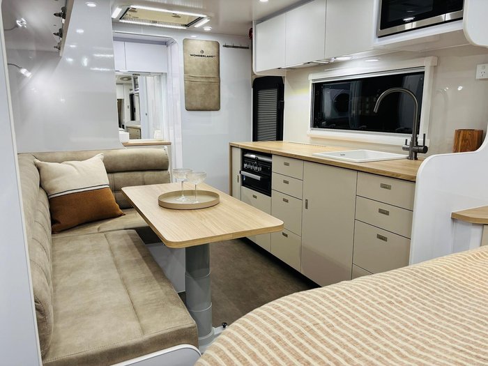 2025 Wonderland RV Amaroo 19Ft Rear Entry Door