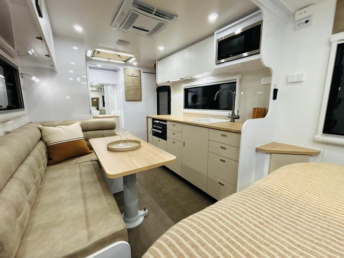 2025 Wonderland RV Amaroo 19Ft Rear Entry Door