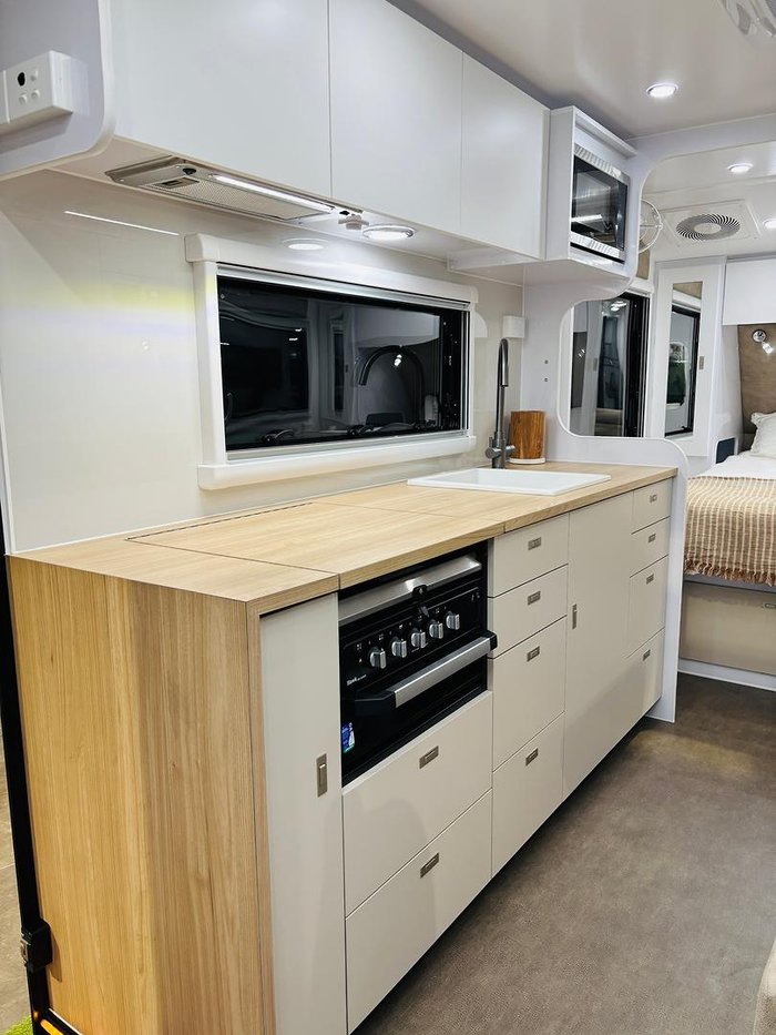 2025 Wonderland RV Amaroo 19Ft Rear Entry Door