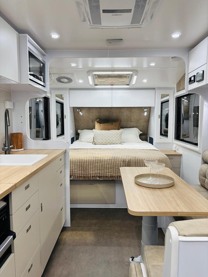 2025 Wonderland RV Amaroo 19Ft Rear Entry Door