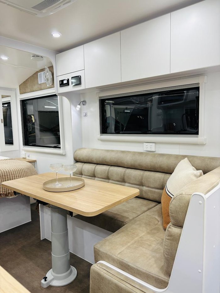 2025 Wonderland RV Amaroo 19Ft Rear Entry Door