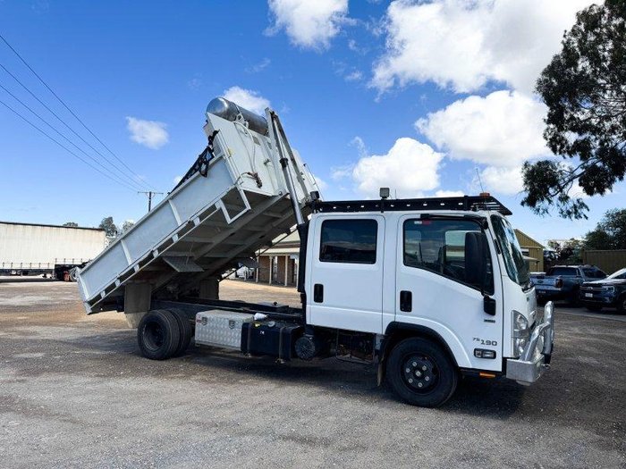 2017 Isuzu Npr 75/190 Crew Cab Tipper