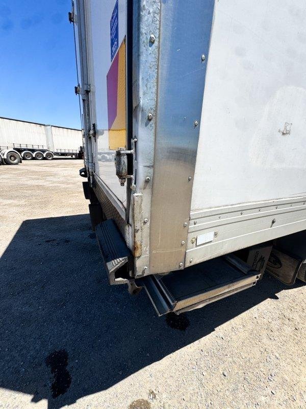 2008 Mitsubishi Fuso Fighter Fk 4X2 8 Pallet Fridge Truck