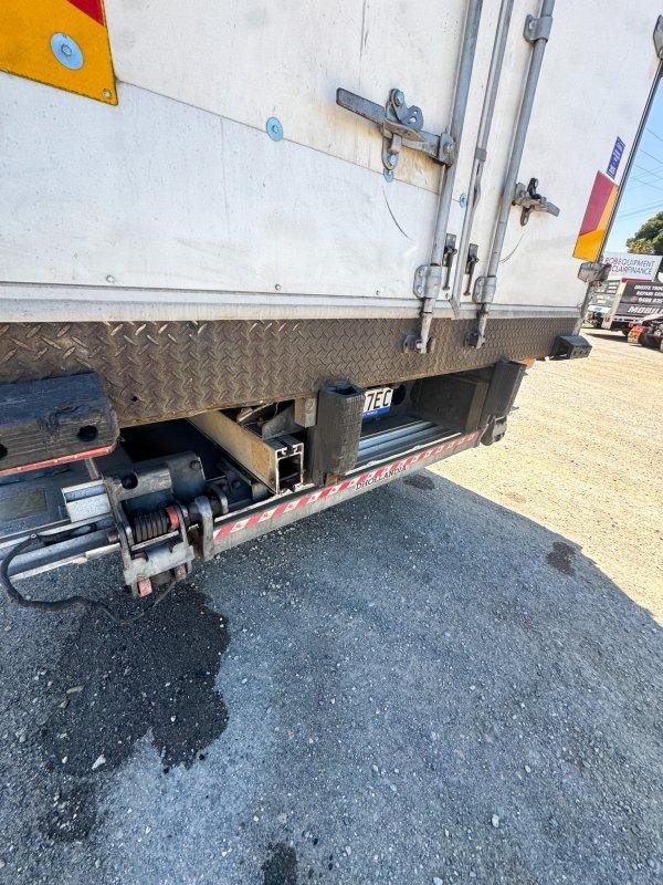 2008 Mitsubishi Fuso Fighter Fk 4X2 8 Pallet Fridge Truck