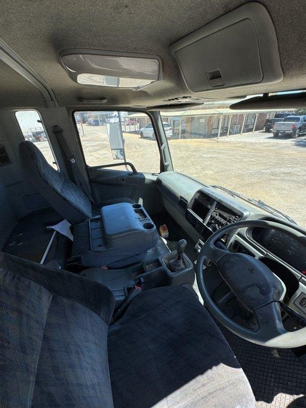 2008 Mitsubishi Fuso Fighter Fk 4X2 8 Pallet Fridge Truck