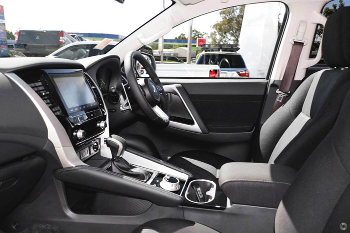 2025 Mitsubishi Pajero Sport GLS