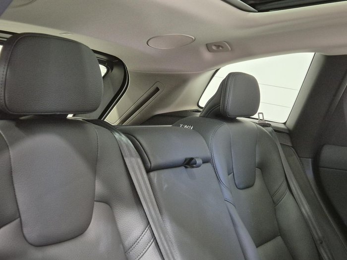 2023 Volvo XC60 Plus B5 MY23 AWD Onyx Black