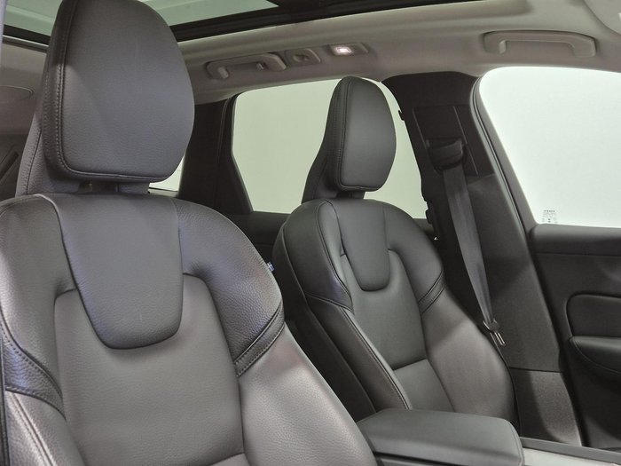 2023 Volvo XC60 Plus B5 MY23 AWD Onyx Black