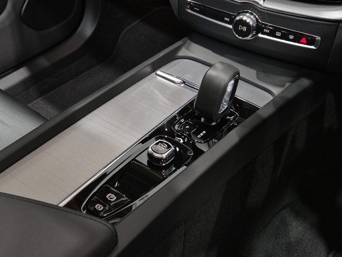 2023 Volvo XC60 Plus B5 MY23 AWD Onyx Black