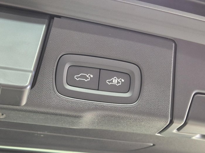 2023 Volvo XC60 Plus B5 MY23 AWD Onyx Black