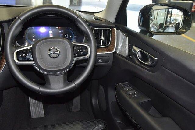 2023 Volvo XC60 Ultimate B5 Bright