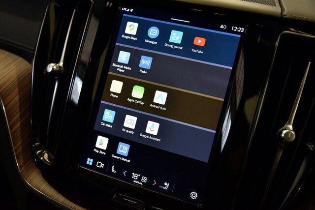 2023 Volvo XC60 Ultimate B5 Bright