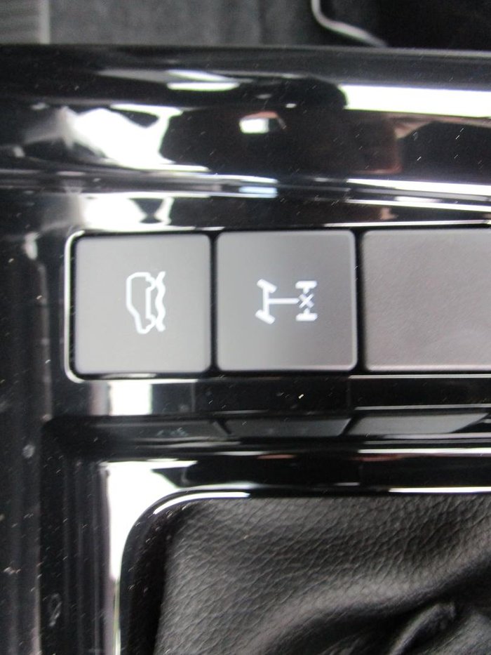 2025 Isuzu D-MAX LS-U