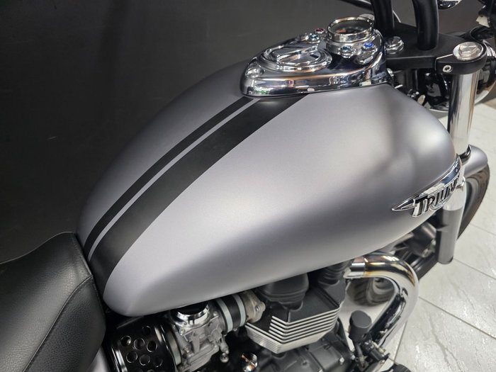 2014 TRIUMPH SPEEDMASTER Grey