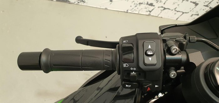 2025 Kawasaki Ninja ZX-6R ABS (636) Ninja Grey