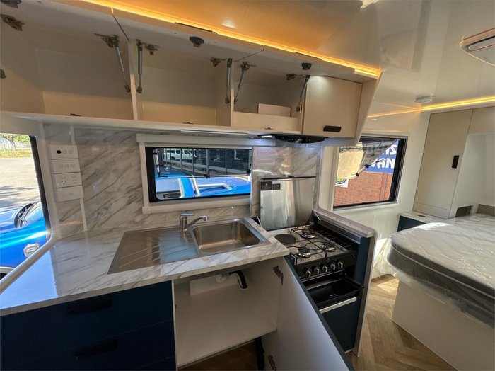 2025 VICTORY CARAVANS Trophy