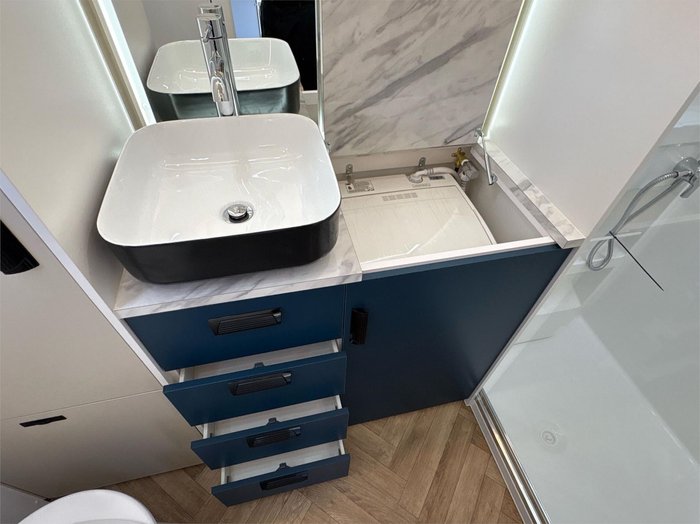 2025 VICTORY CARAVANS Trophy