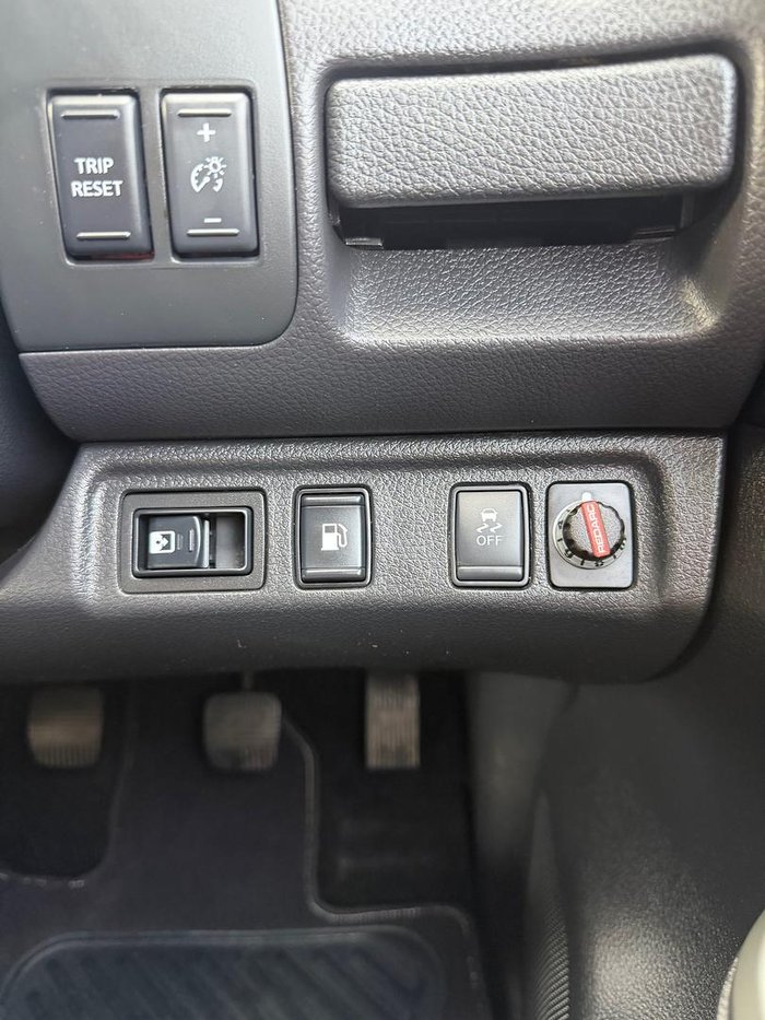 2020 Nissan Navara ST-X