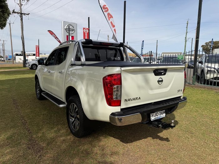 2020 Nissan Navara ST-X