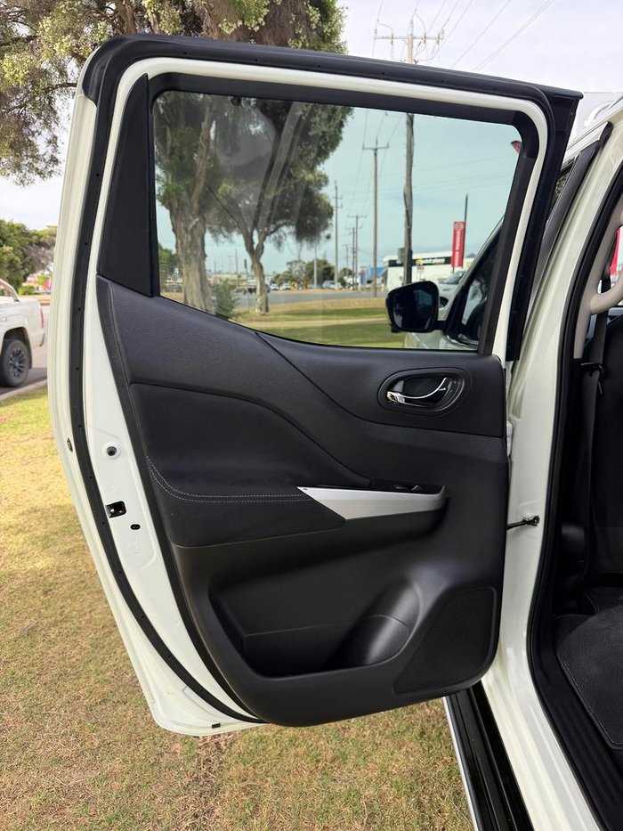 2020 Nissan Navara ST-X