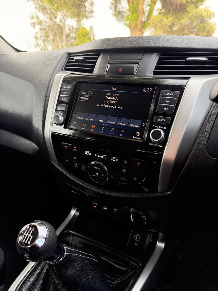 2020 Nissan Navara ST-X