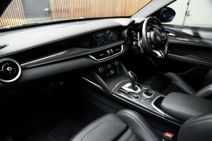 2022 Alfa Romeo Stelvio Quadrifoglio