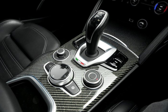 2022 Alfa Romeo Stelvio Quadrifoglio