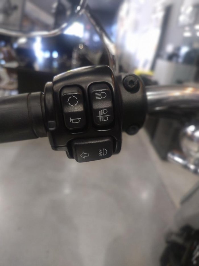 2018 Harley-Davidson Deluxe 107 (FLDE) Softail Black