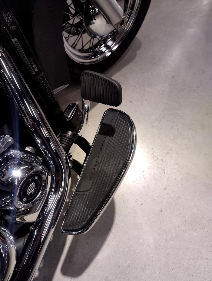 2018 Harley-Davidson Deluxe 107 (FLDE) Softail Black