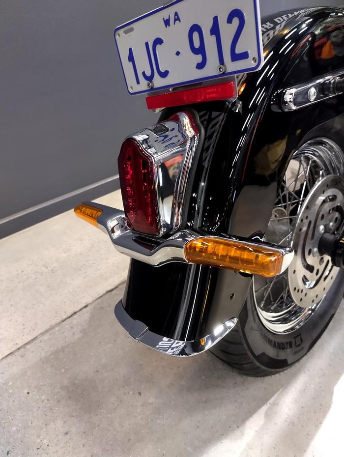 2018 Harley-Davidson Deluxe 107 (FLDE) Softail Black