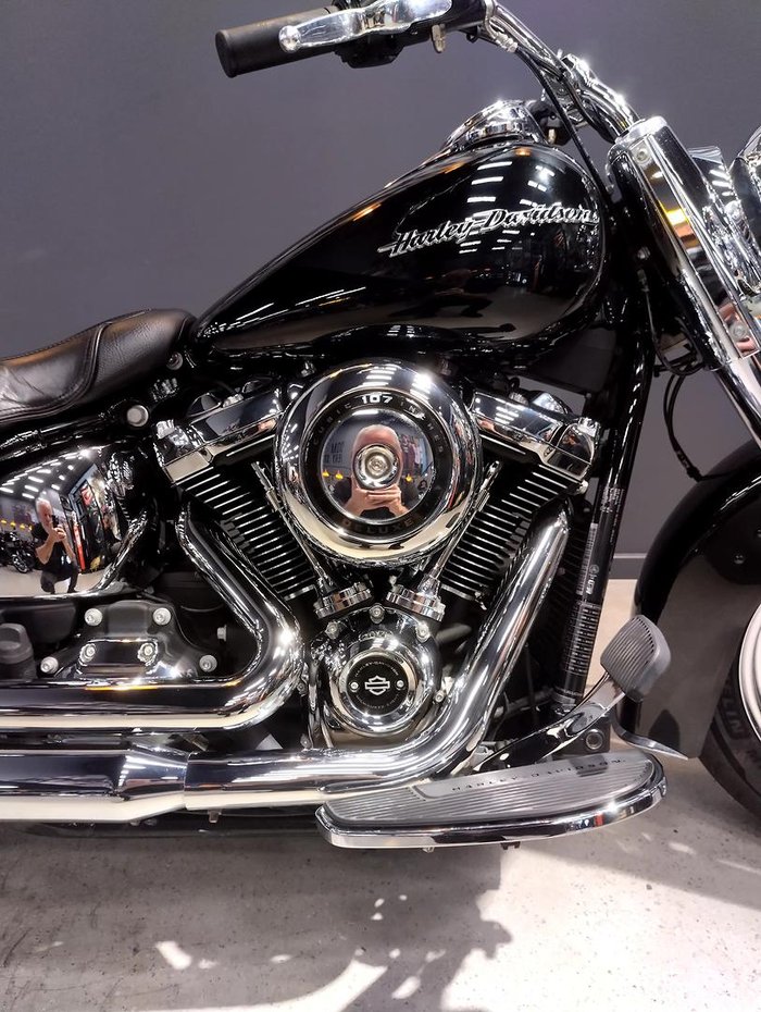 2018 Harley-Davidson Deluxe 107 (FLDE) Softail Black