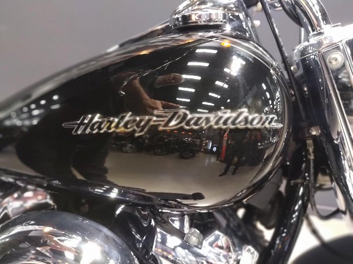 2018 Harley-Davidson Deluxe 107 (FLDE) Softail Black