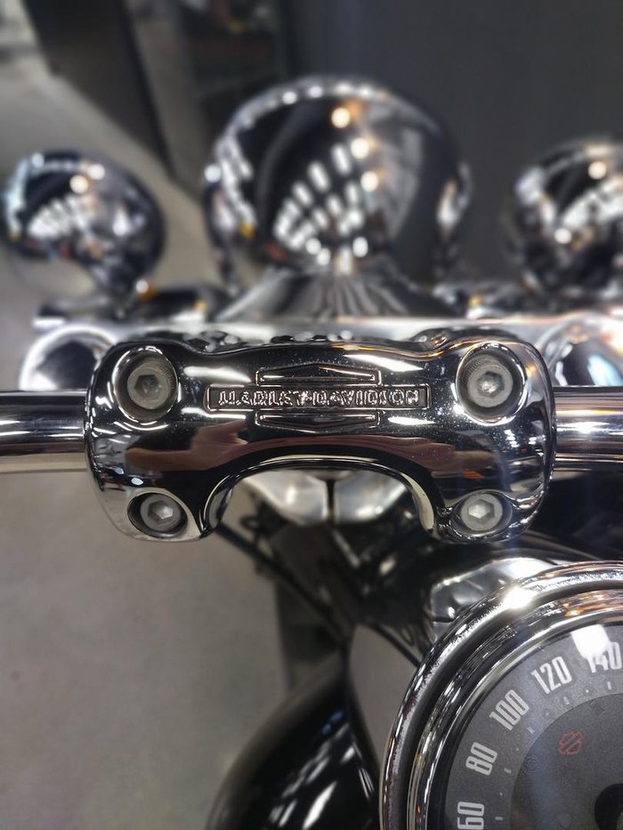 2018 Harley-Davidson Deluxe 107 (FLDE) Softail Black