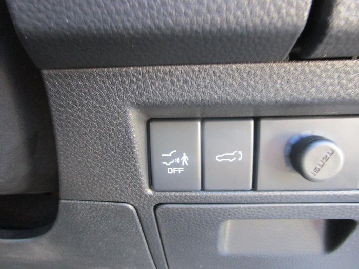 2025 Isuzu MU-X LS-T