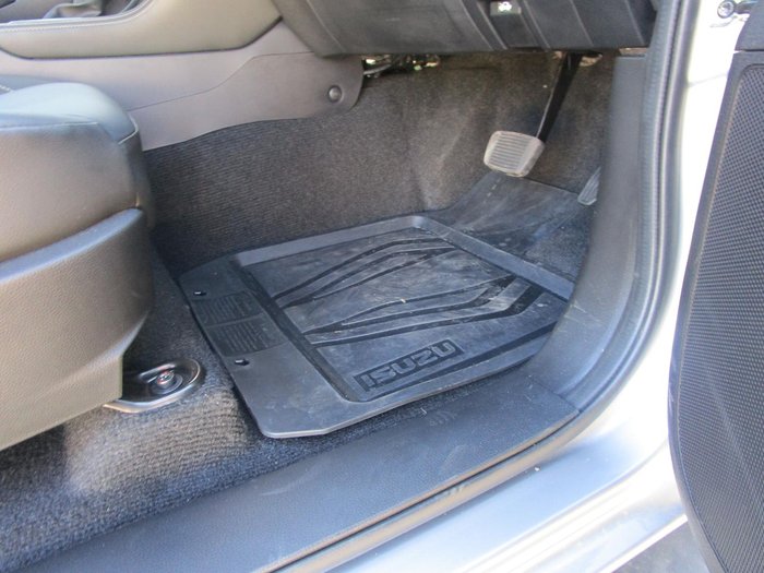 2025 Isuzu MU-X LS-T