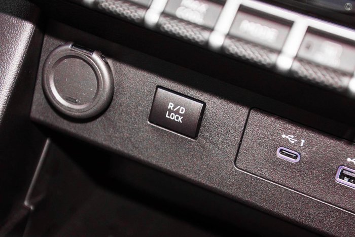 2025 Mitsubishi Triton GLX+ MV MY25 4X4 Dual Range Blade Silver