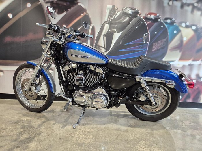 2009 Harley-Davidson 1200 Custom (XL1200C) Sportster Blue