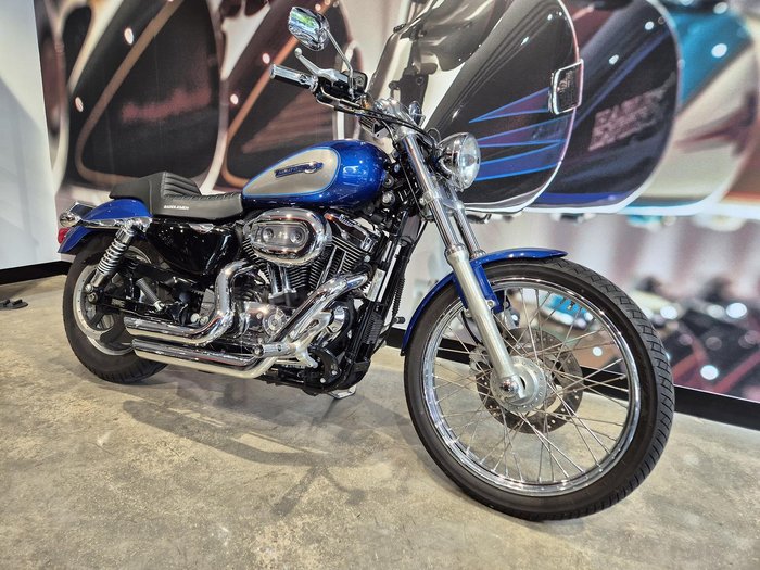 2009 Harley-Davidson 1200 Custom (XL1200C) Sportster Blue