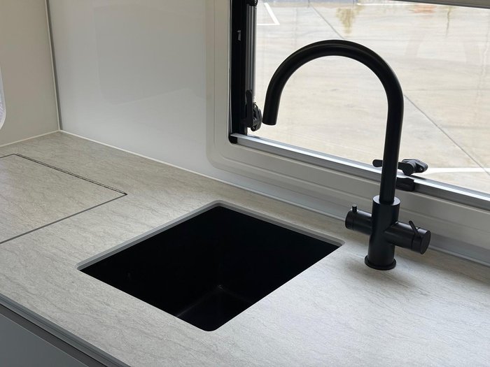 2025 JB Caravans Scorpion Sting Air 23'6 Rd Club