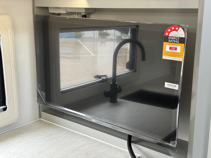 2025 JB Caravans Scorpion Sting Air 23'6 Rd Club