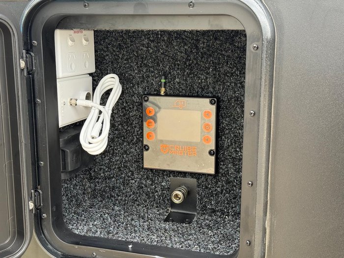 2025 JB Caravans Scorpion Sting Air 23'6 Rd Club