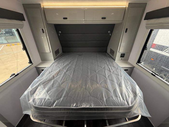 2025 JB Caravans Scorpion Sting Air 23'6 Rd Club