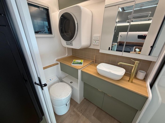 2025 New Age Caravans Manta Ray Mr16er Adventurer