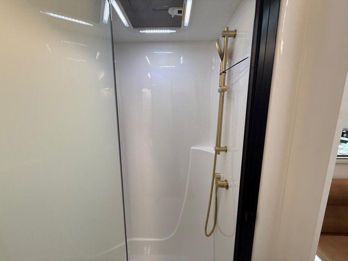 2025 New Age Caravans Manta Ray Mr16er Adventurer