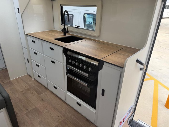 2025 JB Caravans Gatorx 18'6 Fd Tandem