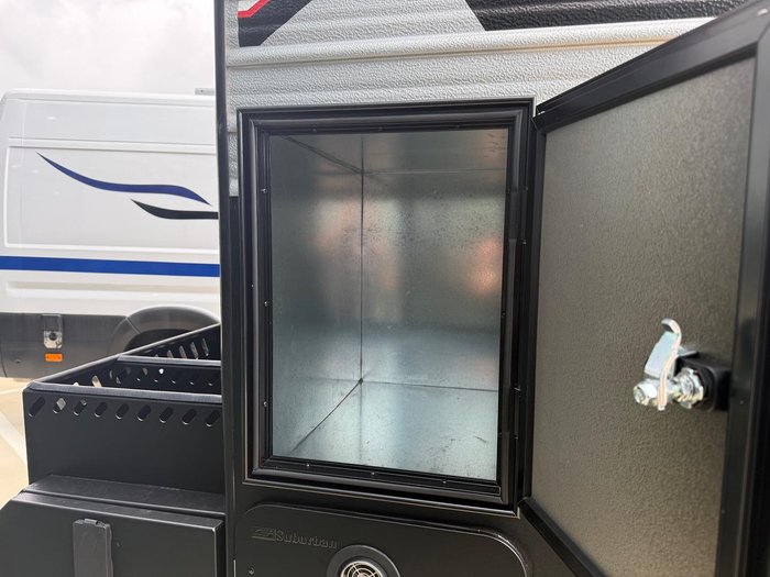 2025 JB Caravans Gatorx 18'6 Fd Tandem