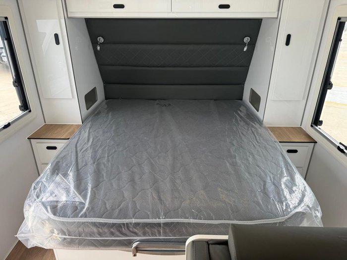 2025 JB Caravans Gatorx 18'6 Fd Tandem